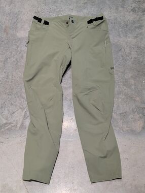 Rapha Men's Sage Green Cargo Softshell Pants